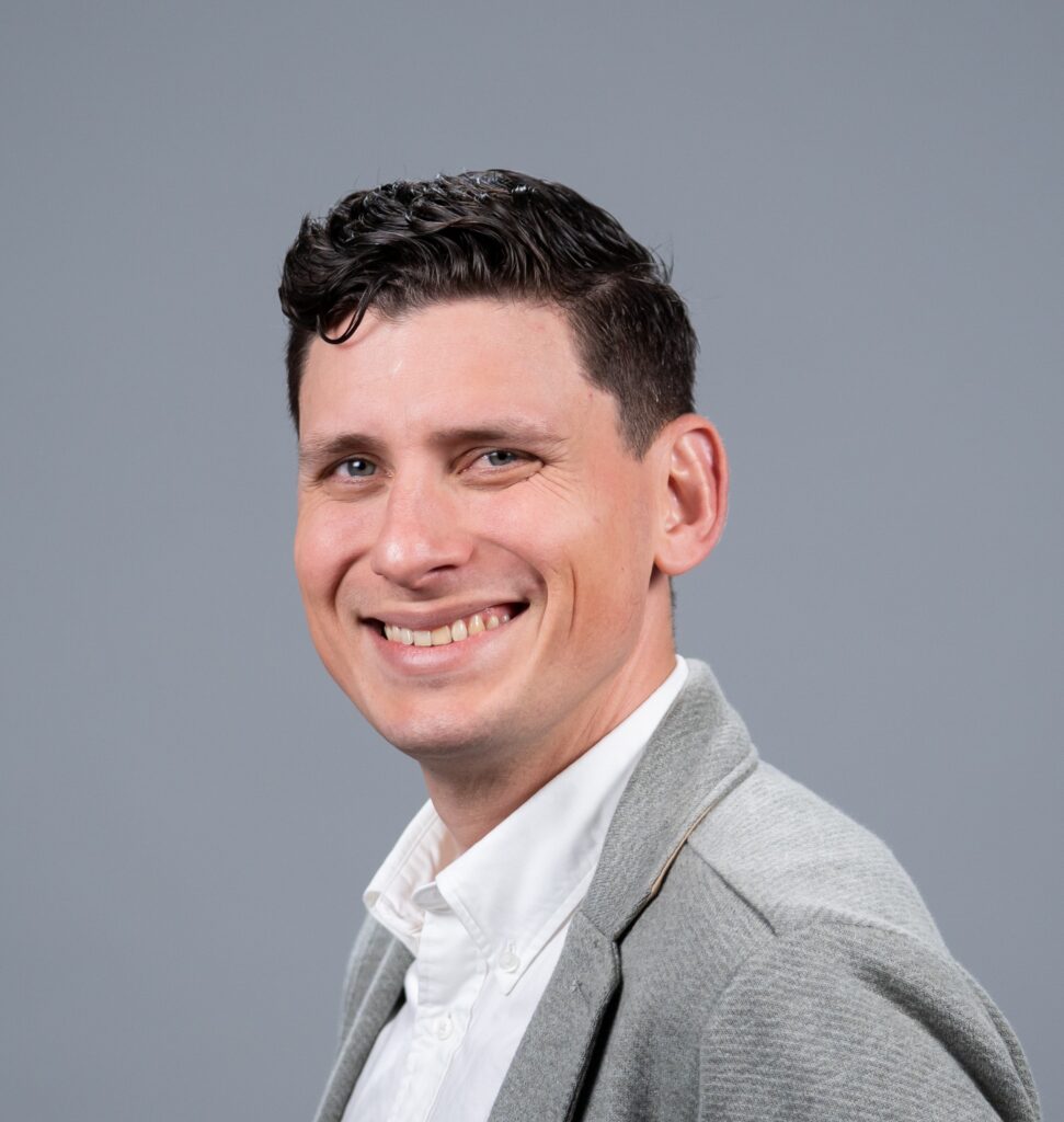 Daniel Siefman headshot